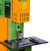 square notching attachment
